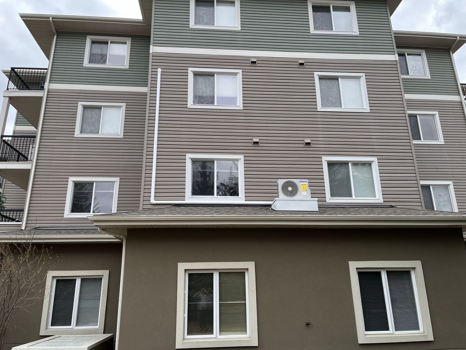 Apartment ductless condenser install