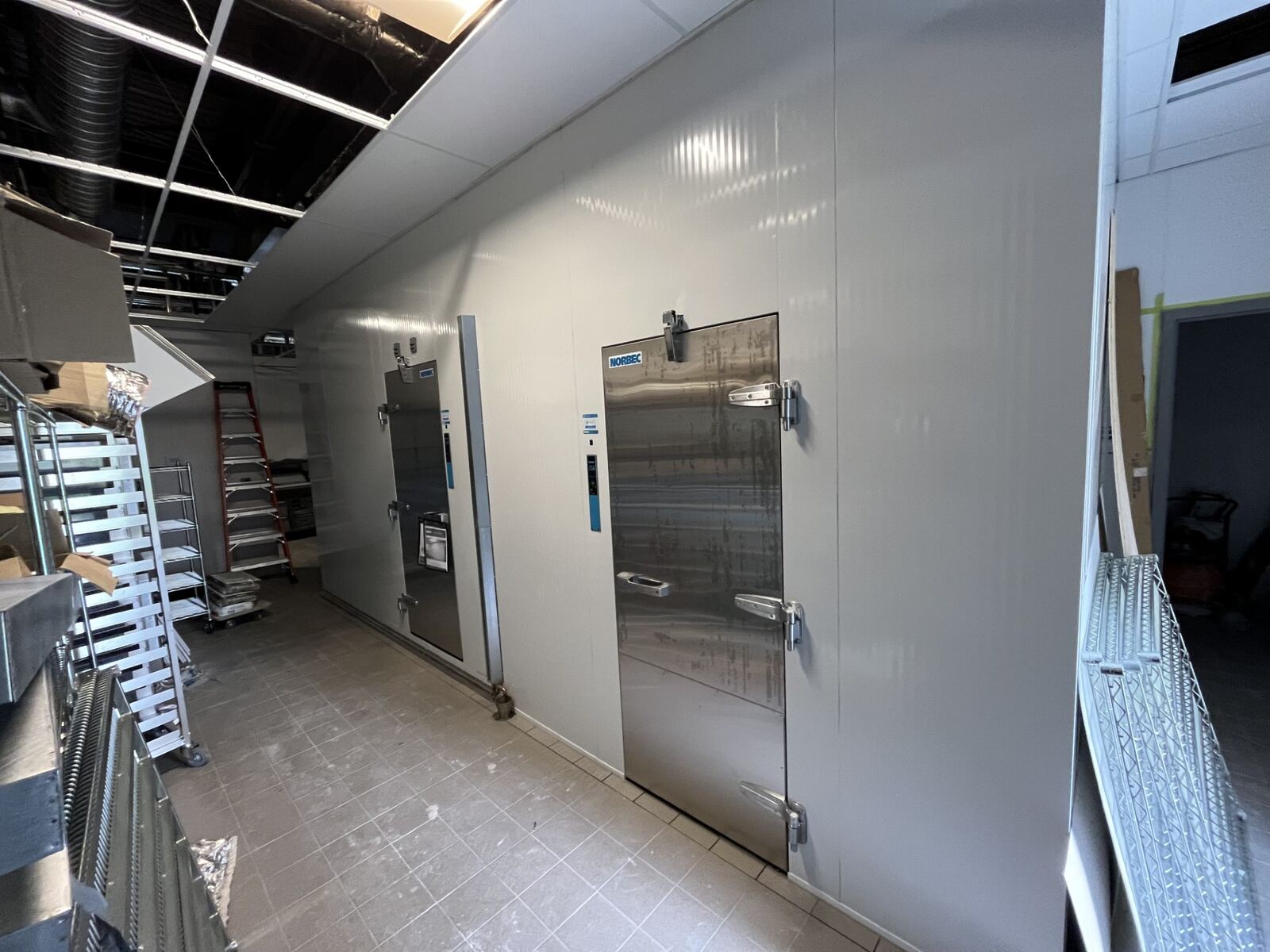 Bakery walk-in stainless doors
