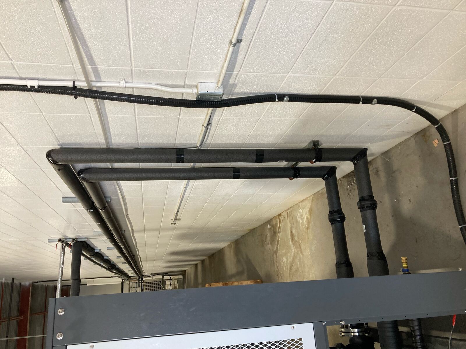 Brewery glycol piping ceiling