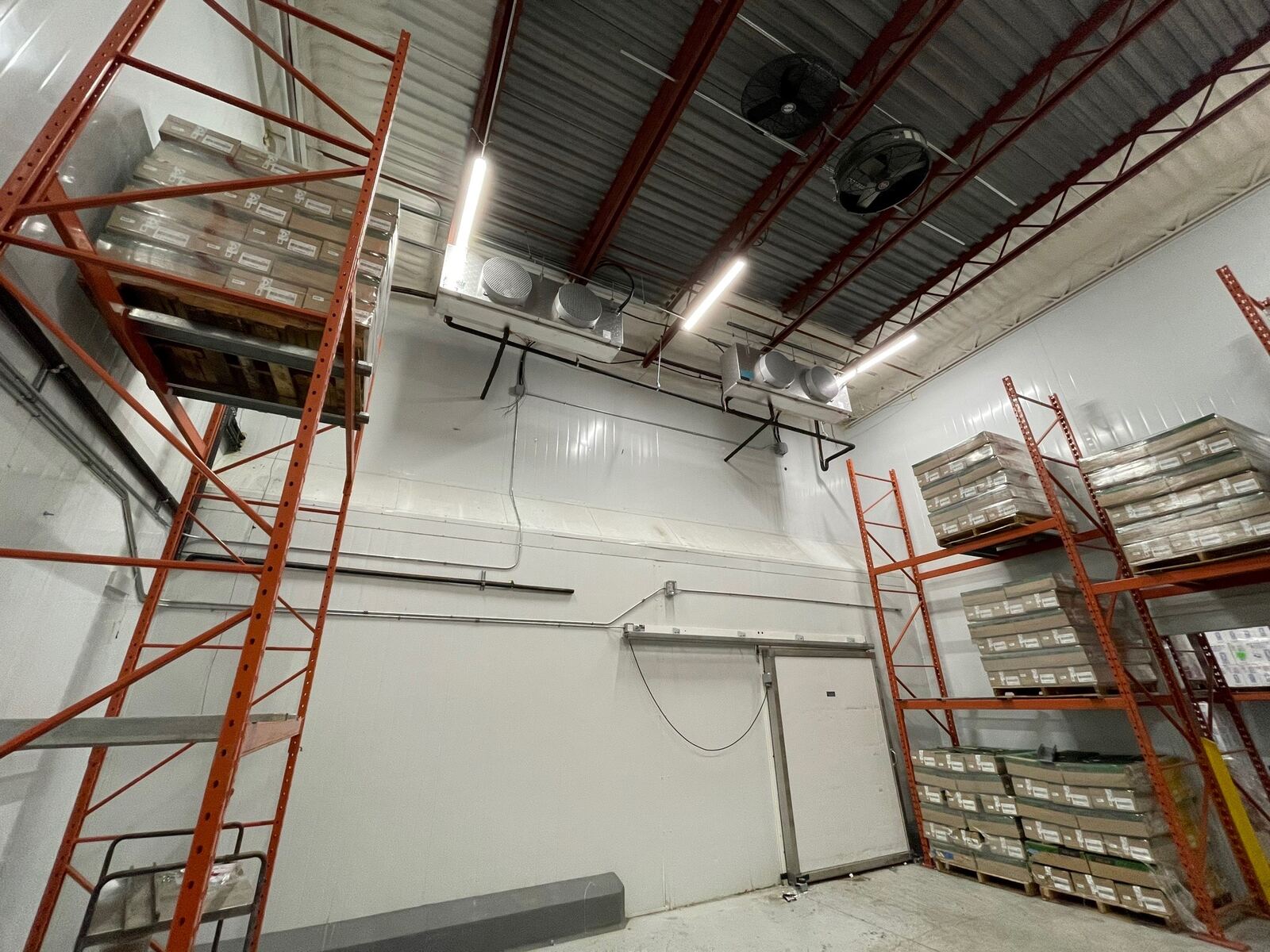 Cold room evaporators racking