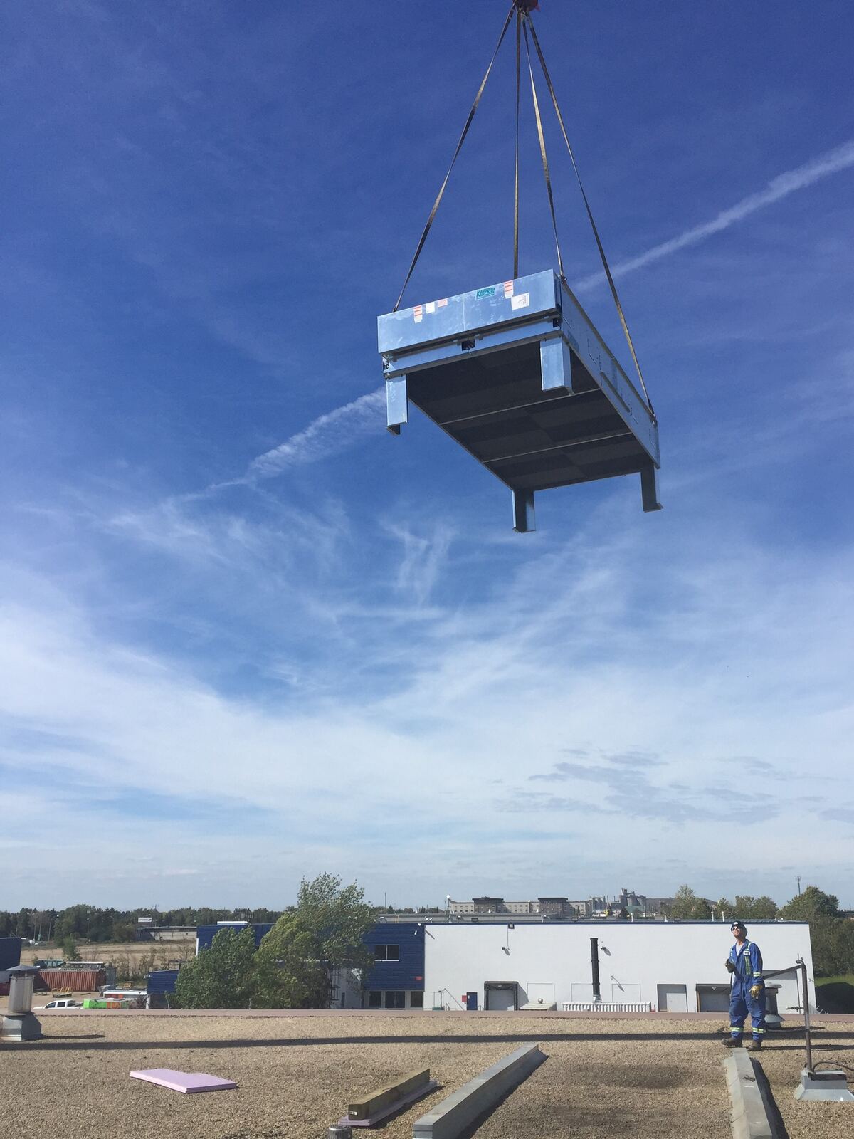 Crane lifting condensing unit