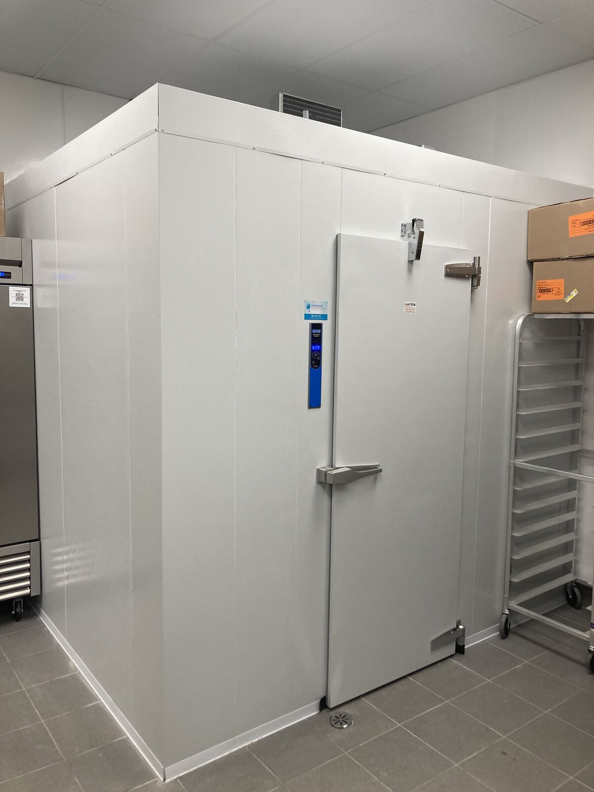 Kitchen walk-in cooler install