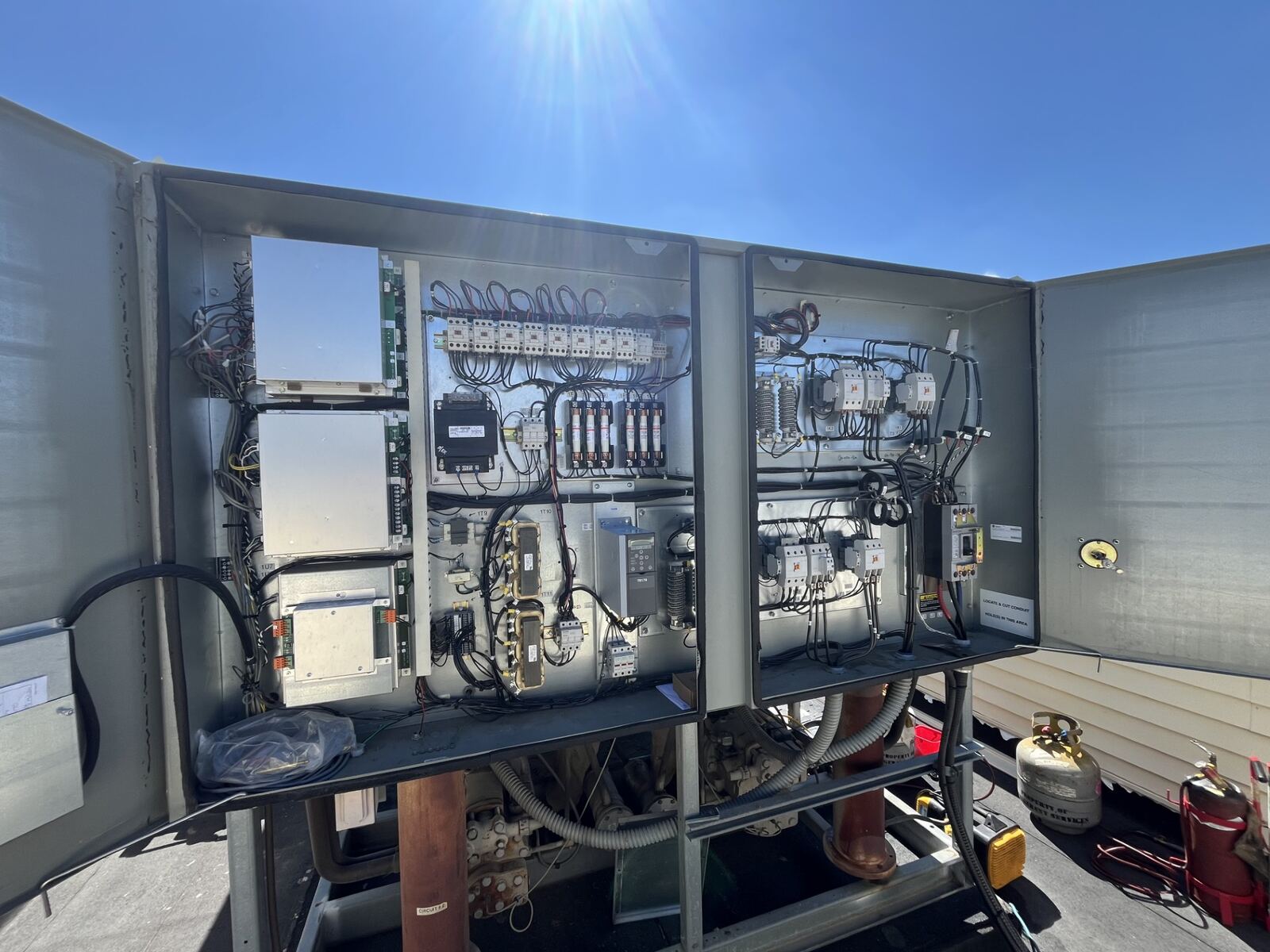 Rooftop unit electrical service