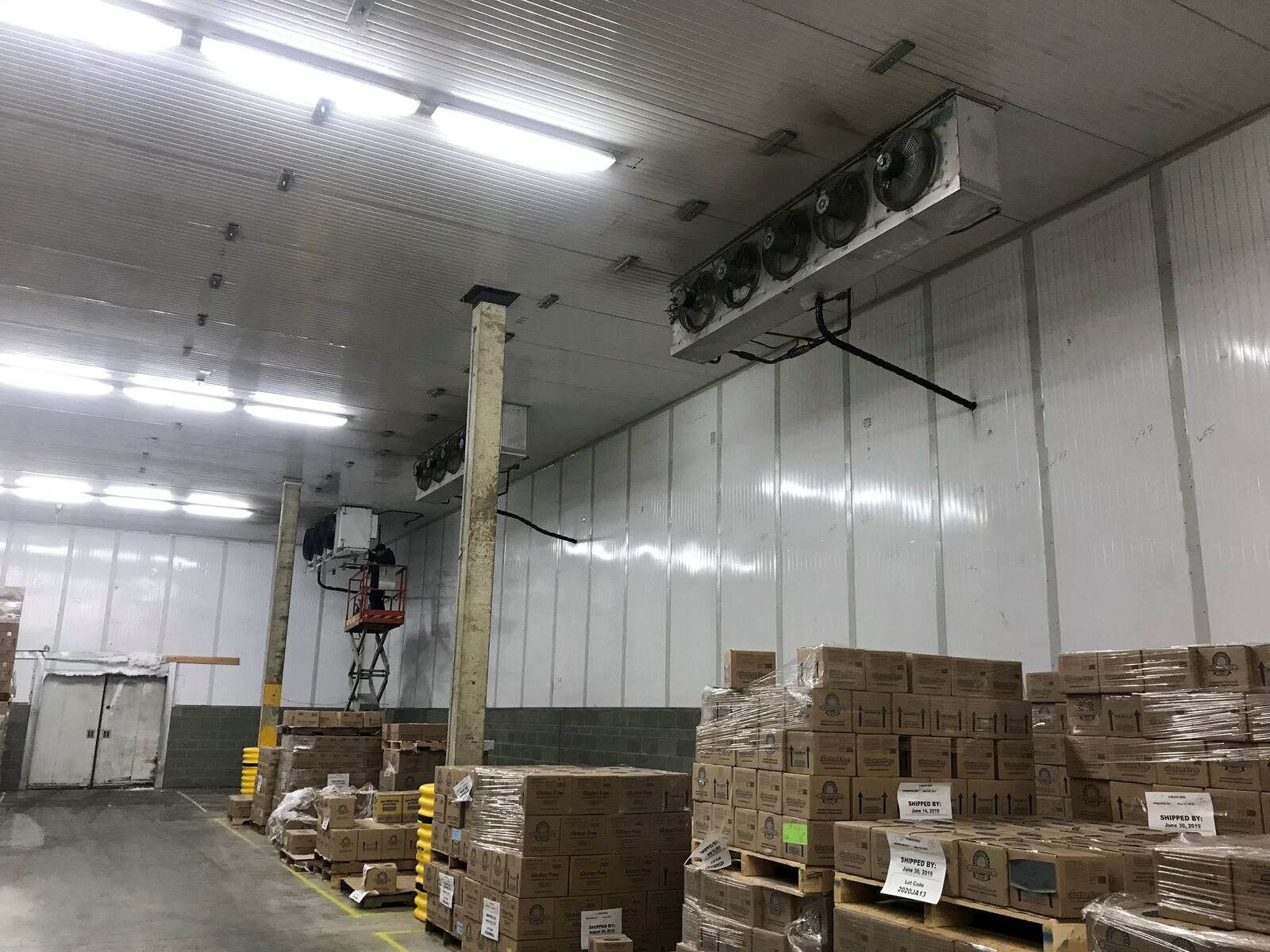 Warehouse cooler evaporator pallets